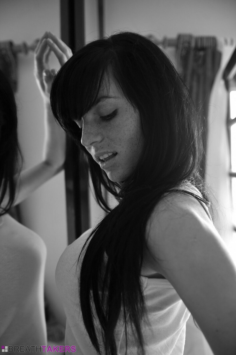 Лиана, 23 года, 2 размер груди